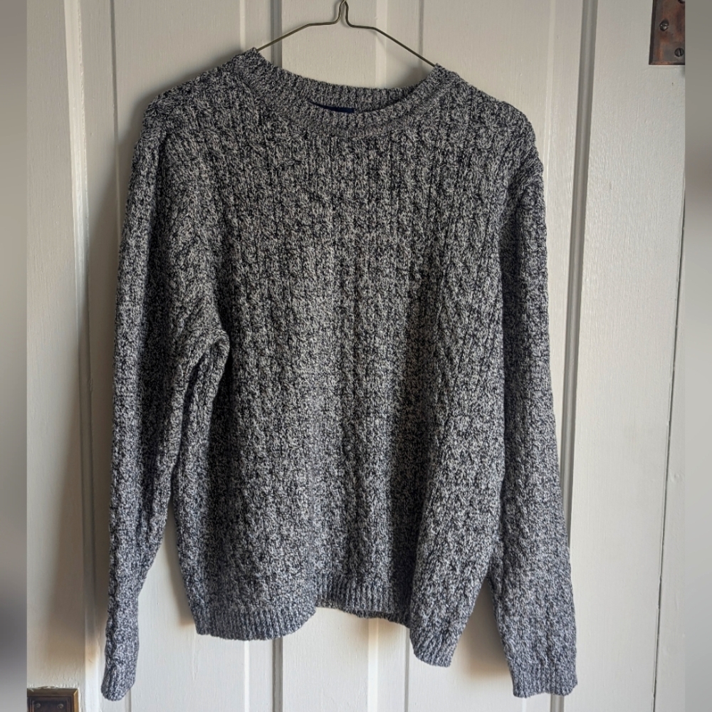 Cotton sweater- like new!